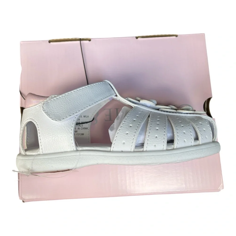 Chic Kids Sandals with Pastel Floral Accents